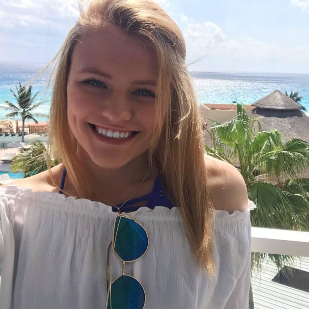 Meet your Posher, Courtney